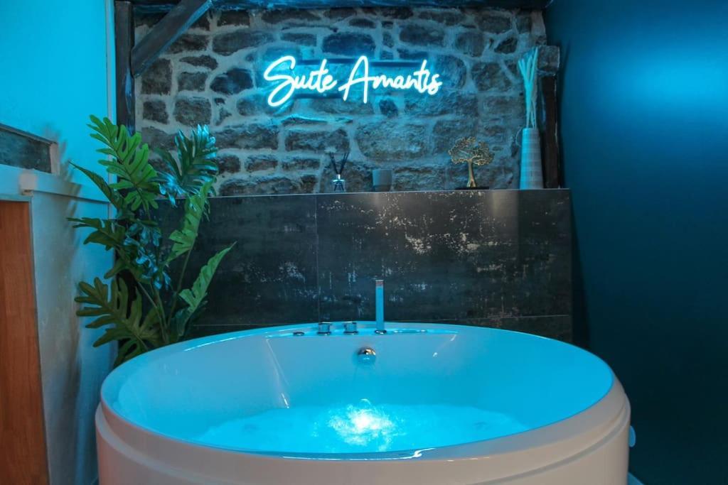 Suite Luxueuse Jacuzzi Suite Amantis By Noma Saint-Chamond Buitenkant foto